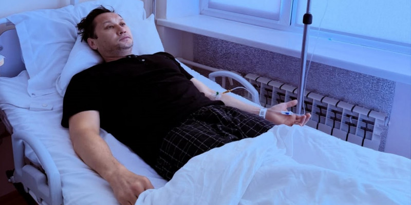 "Тез арада ота жасау керек": Актер Азамат Сатыбалды ауруханаға түсіп қалды (ФОТО)