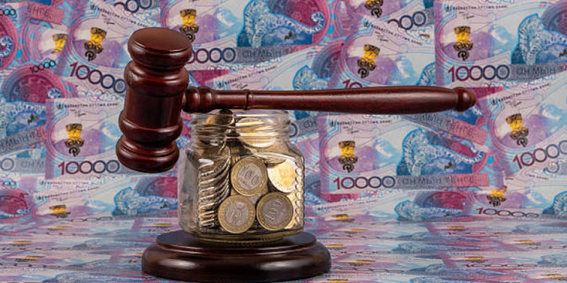 Қолхатпен 28 млн теңге алған: Сот даулы іске нүкте қойды