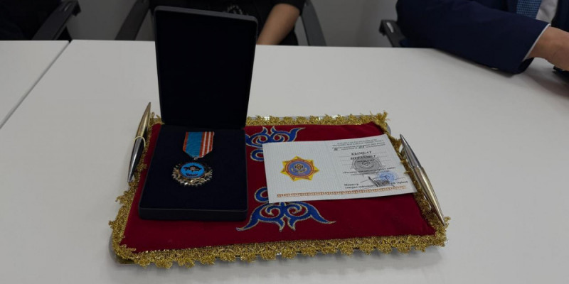 Ертісте адамдарды құтқарамын деп қаза тапқан ШҚО тұрғынына марапат берілді