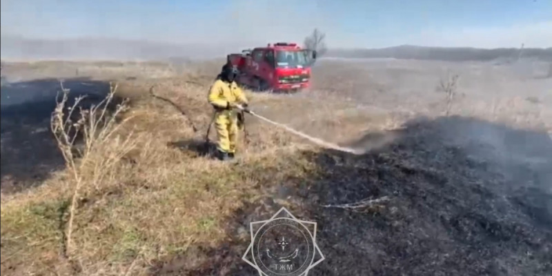 ШҚО-да 7 гектар аумақтағы шөп өртеніп кетті