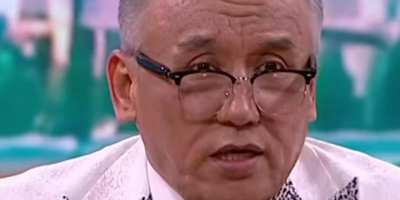 «Мен кінәлімін»: әнші Сәкен Қалымов өткен өмірі туралы ашық айтты (ВИДЕО)