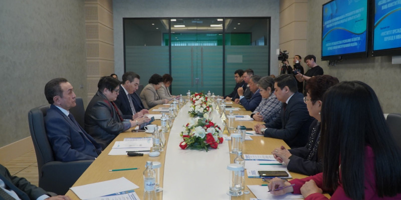 Елордада Қазақстандағы президенттік институттың дамуына арналған дөңгелек үстел өтті