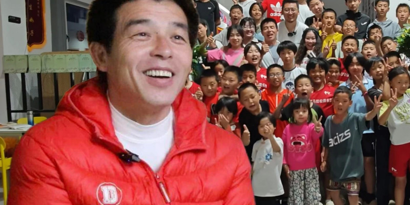 Қытайлық мұғалім 276 баланы асырап алған