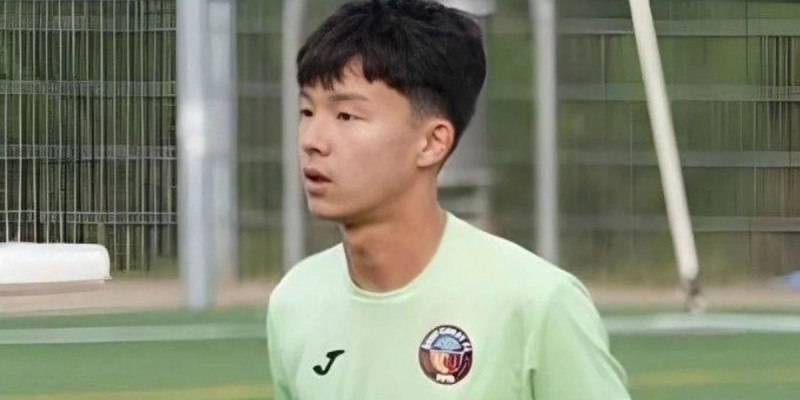 "Барселонамен" келісімшартқа отырған қазақстандық футболшыға қатысты қуанышты хабар шықты