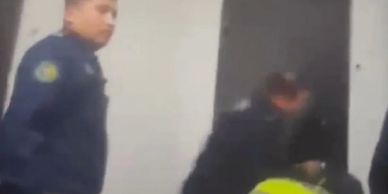 Атырауда балалар дер кезінде полиция шақырып, аналарын ажалдан арашалап қалды