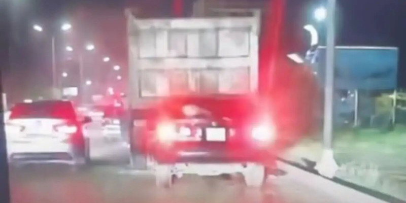 Алматы облысында жүк көлігі мен жеңіл автокөлік соқтығысты