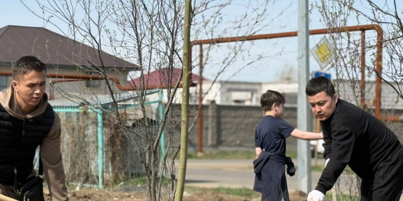 Астанада ұландықтар «Таза Қазақстан» экологиялық акциясына қатысты