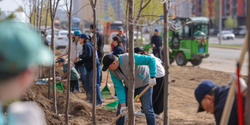 Астанада «AMANAT» белсенділері «Таза Қазақстан» акциясына қатысты