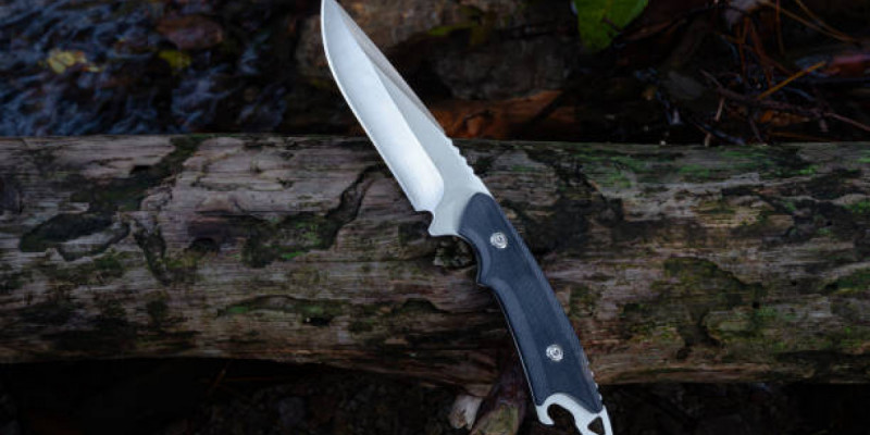 Ақмола облысында жас жігітті бұрынғы сыныптасы пышақпен жарақаттады