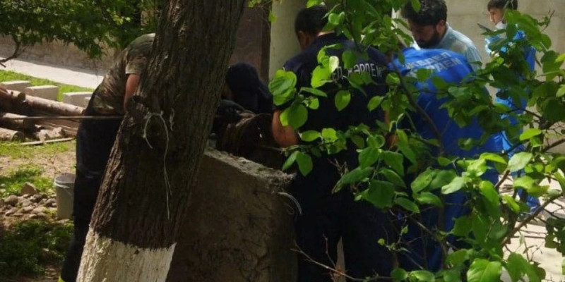 Шымкентте қараусыз қалған бүлдіршін терең құдыққа түсіп кеткен