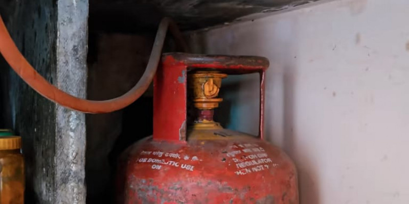 Өскеменде өрт сөндірушілер жарылыстың алдын алды