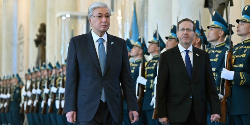 Қазақстанға ресми сапармен Израиль президенті келді