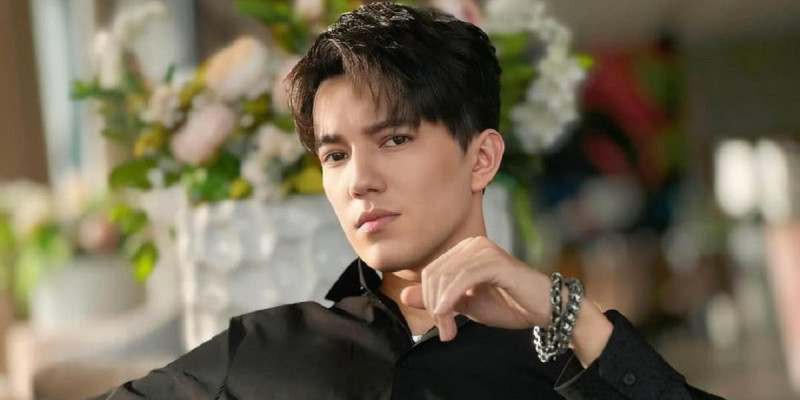 "Ерекше жаңалықты бөліскім кеп тұр": Димаш Құдайберген қуанышты хабарын айтты (ВИДЕО)