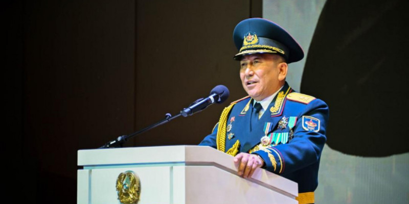 40 жыл қызмет атқарған генерал-лейтенант зейнетке шықты