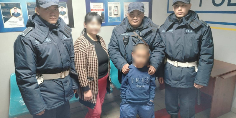 Семейде ұландықтар жоғалып кеткен баланы ата-анасына қайтаруға көмектесті