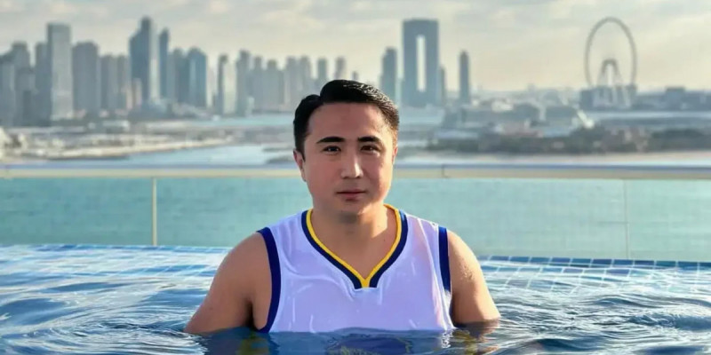 "Паспортымды алып қойды": Шетелде ұсталған Қайсар Қамза ел алдына шықты (ВИДЕО)