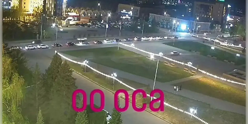 Семейде мас жүргізуші кітапхана ғимаратына соғылды