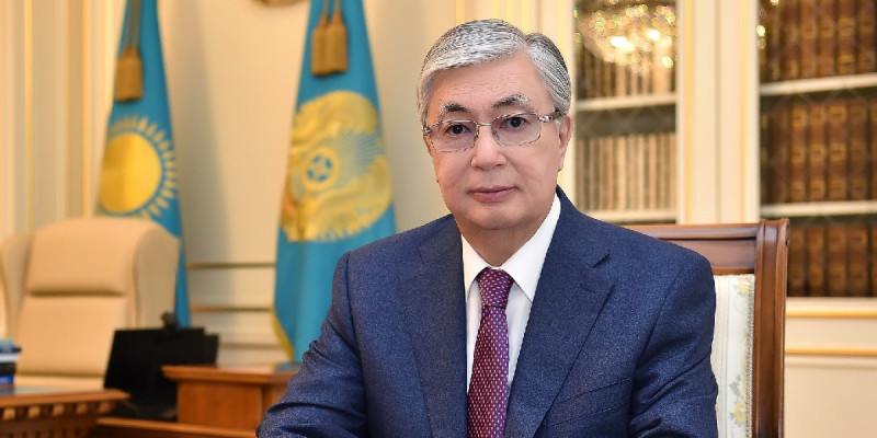 Мемлекет басшысы Отан қорғаушы күнімен құттықтады
