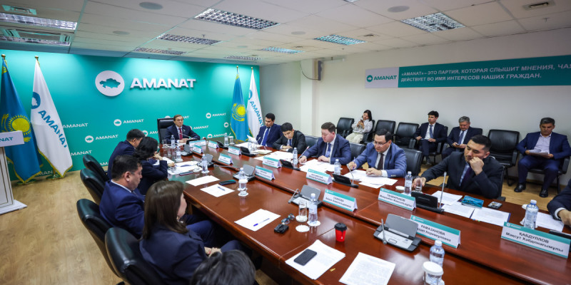«AMANAT»: Сарапшылар қалдықтарды қайта өңдеу мәселесін талқылады