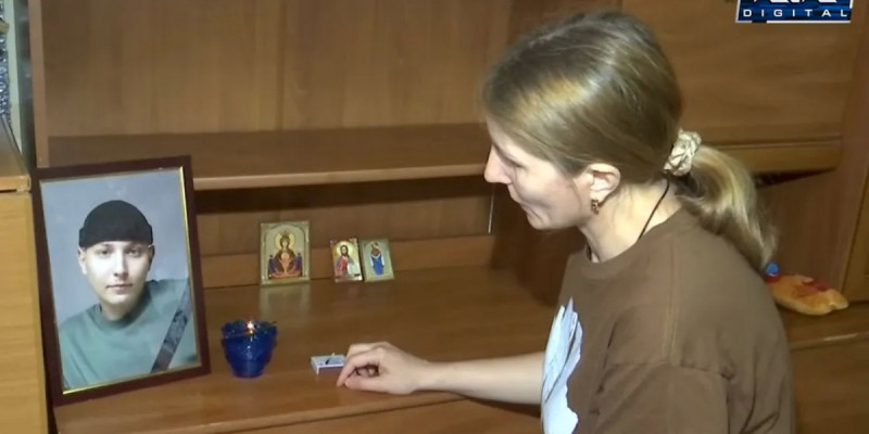 «Дер кезінде анықтамаған»: Ақтөбеде жас жігіттің өліміне ата-анасы дәрігерлерді кінәлады