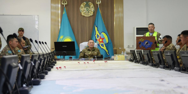 Қорғаныс министрі әскерлердің жауынгерлік дайындығын күшейтуді тапсырды