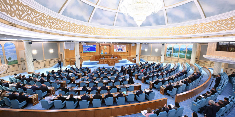 Парламент «Президент туралы» конституциялық заң қабылдады