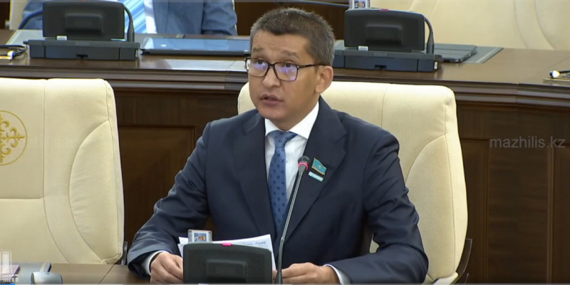 Депутаттық сауал: «Таза Қазақстан» экологиялық науқанын тұрақты жалпыұлттық қозғалысқа айналдыру ұсынылды