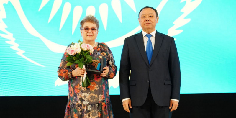 Алматыда мәдениет және өнер қызметкерлері марапатталды