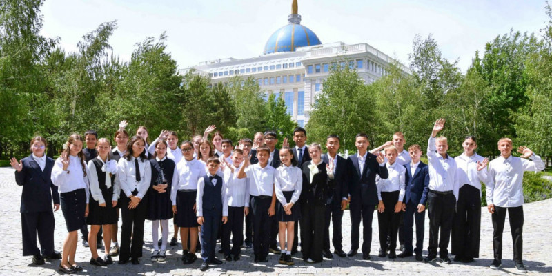 Еліміздің әр өңірінен келген оқушылар Ақорданы аралады