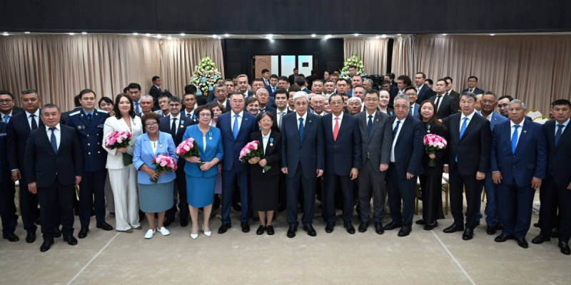 Мемлекет басшысы бірқатар азаматты мемлекеттік наградалармен марапаттады