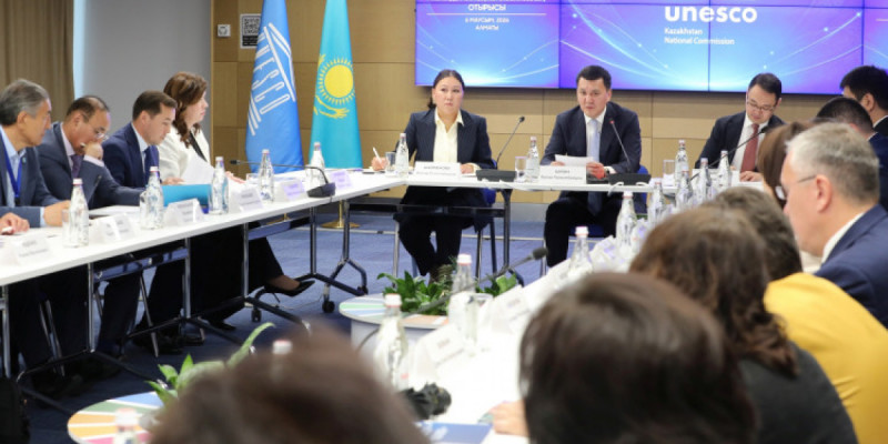 Мемлекеттік кеңесші Ерлан Қарин ЮНЕСКО және ИСЕСКО істері жөніндегі ұлттық комиссияның отырысын өткізді