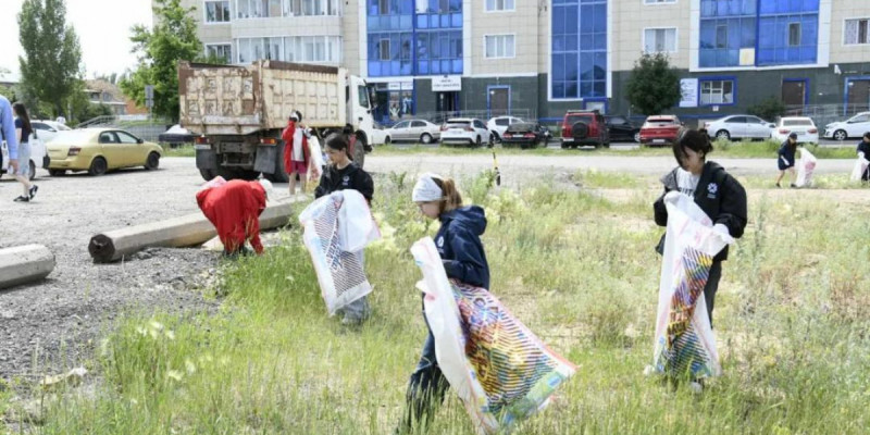 Астаналық жастар «Таза Қазақстан» экоакциясын өткізді