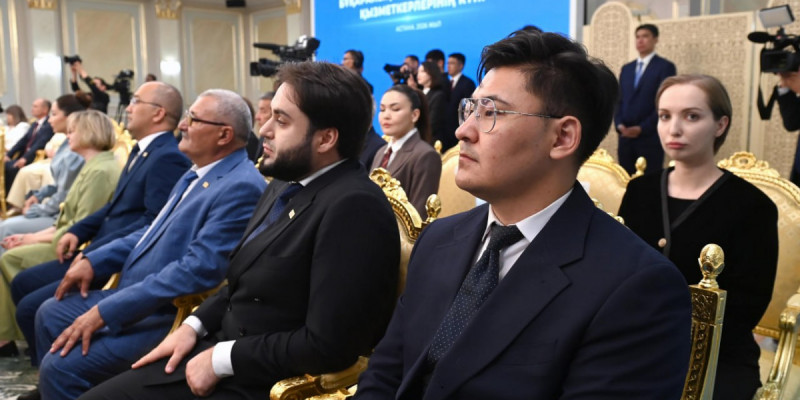 Халық күрішті күрмектен ажыратуы үшін медиасауатты барынша арттыру қажет – Президент