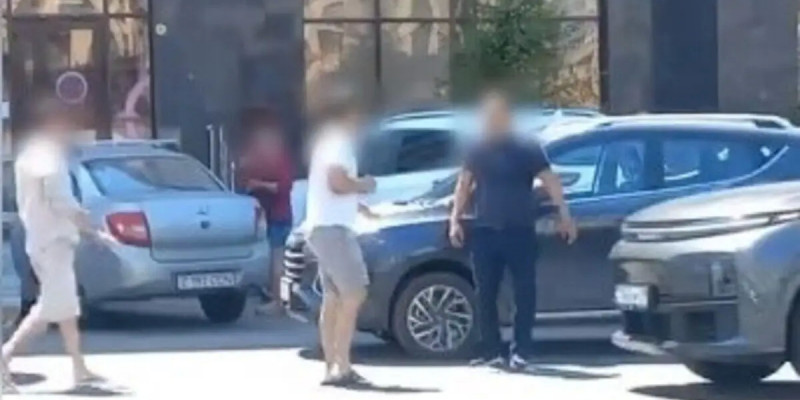 Астанада жолда төбелескен жүргізушілер қамауға алынды