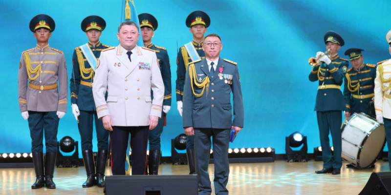 Айбынға апарған адал қызмет