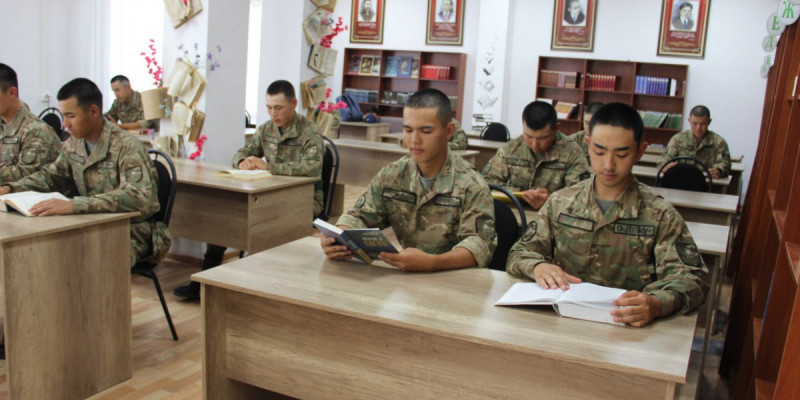 «BOOKGUARD» әдеби челленджі: Ұлттық ұлан сарбаздары 4 мыңнан астам кітап оқыды
