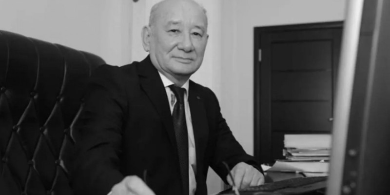 Белгілі қазақ журналисі Жанұзақ Аязбеков өмірден озды