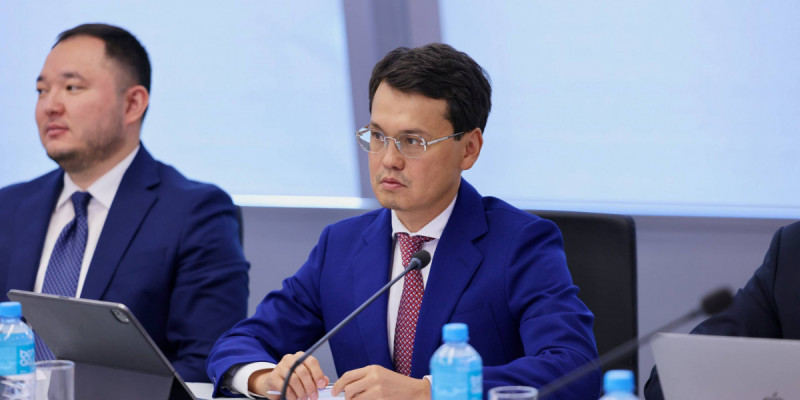 Жасанды интеллектіні дамыту – басты назарда: Бағдат Мусин «Әділет» партиясының сайлауалды бағдарламасындағы басым бағыттарды айтты