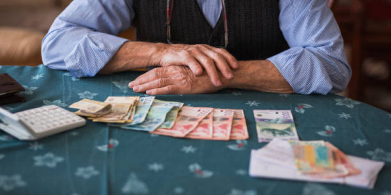Астанада алаяқтар зейнеткердің 20 млн теңгесін қағып кете жаздаған