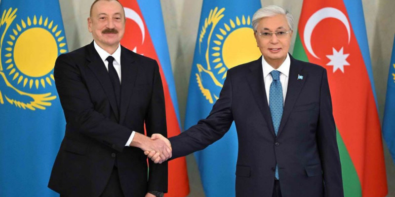 Әзербайжан Президенті Тоқаевтың екі ел арасындағы ынтымақтастықты дамытудағы рөлін атап өтті