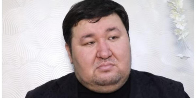 "Адамдыққа жат": Жасұлан Базарбаев әйелдерді қыз немесе ұл бала туғаны үшін кінәлайтындарды сынға алды