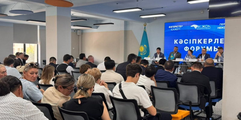 «Ақ жол» кандидаттары ел аймақтарында сайлаушылармен кездесіп жүр
