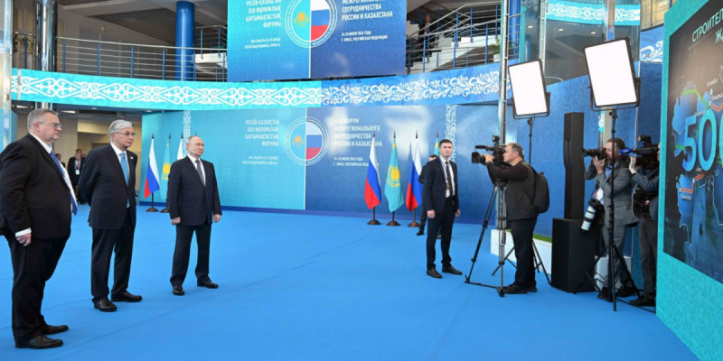 Қазақстан мен Ресей президенттеріне сауда және логистика саласындағы цифрлық жобалар таныстырылды