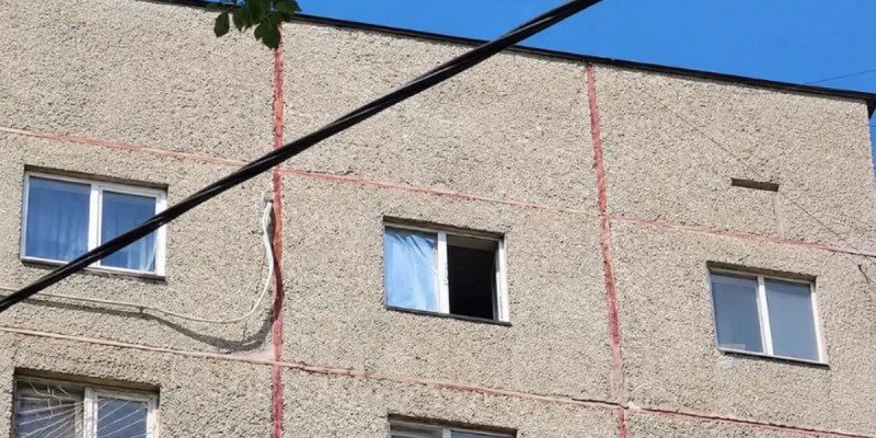 Алматыда 40 жастағы әйел биіктен құлап, көз жұмды