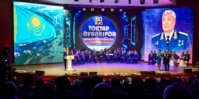 Үкімет басшысы Президент атынан Тоқтар Әубәкіровті мерейтойымен құттықтад
