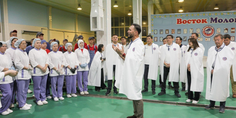 Respublica партиясы Өскемендегі ірі сүт өндіруші кәсіпорын қызметкерлерімен жүздесті