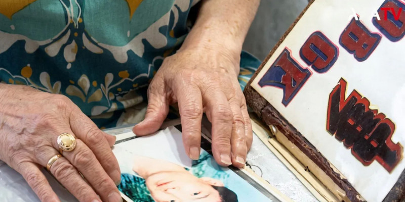 «Тірі екеніне сенемін»: Ақтөбелік ана 27 жылдан бері жоғалған жалғыз ұлын іздеп жүр
