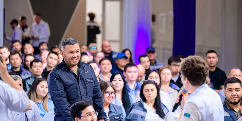 «Әділет» партиясының өкілдері «Qarmet» металлургтерінің ұсыныстарын тыңдады