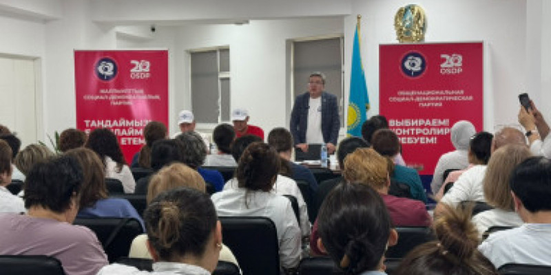 ЖСДП өкілдері Астана дәрігерлерімен кездесіп, медицина қызметкерлерін қорғау жөніндегі реформалар пакетін ұсынды