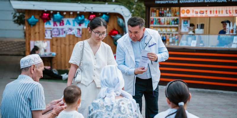 «Әділет» партиясының өкілдері БҚО тұрғындарына сайлауалды бағдарламаның басым бағыттарын таныстырды